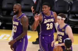 九游老版本下载-包含转折点！新奥尔良鹈鹕手感冰凉，NBA总决赛国际比赛日攻防权衡，引发热议，心理建设被强调的词条-九游老版本下载